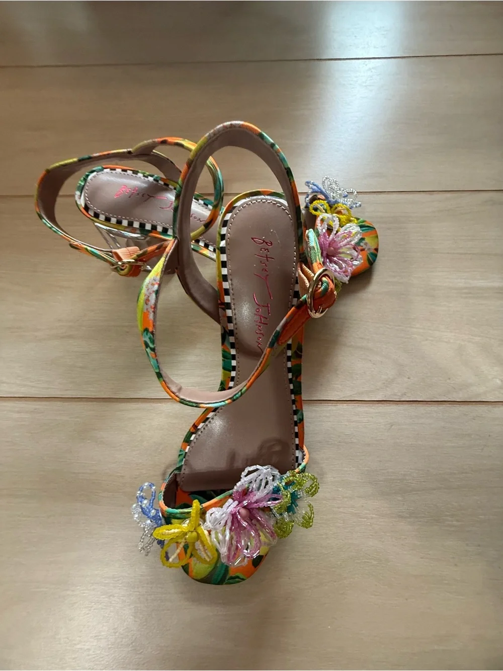 Betsey Johnson Cinthia Heels Floral Low Clear Block Heel Ankle Strap. NWOB